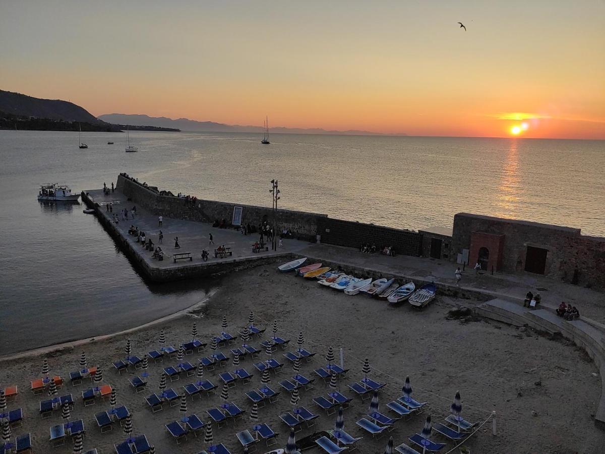 Casa Vacanze Tramonto Alla Marina Cefalù Exterior foto