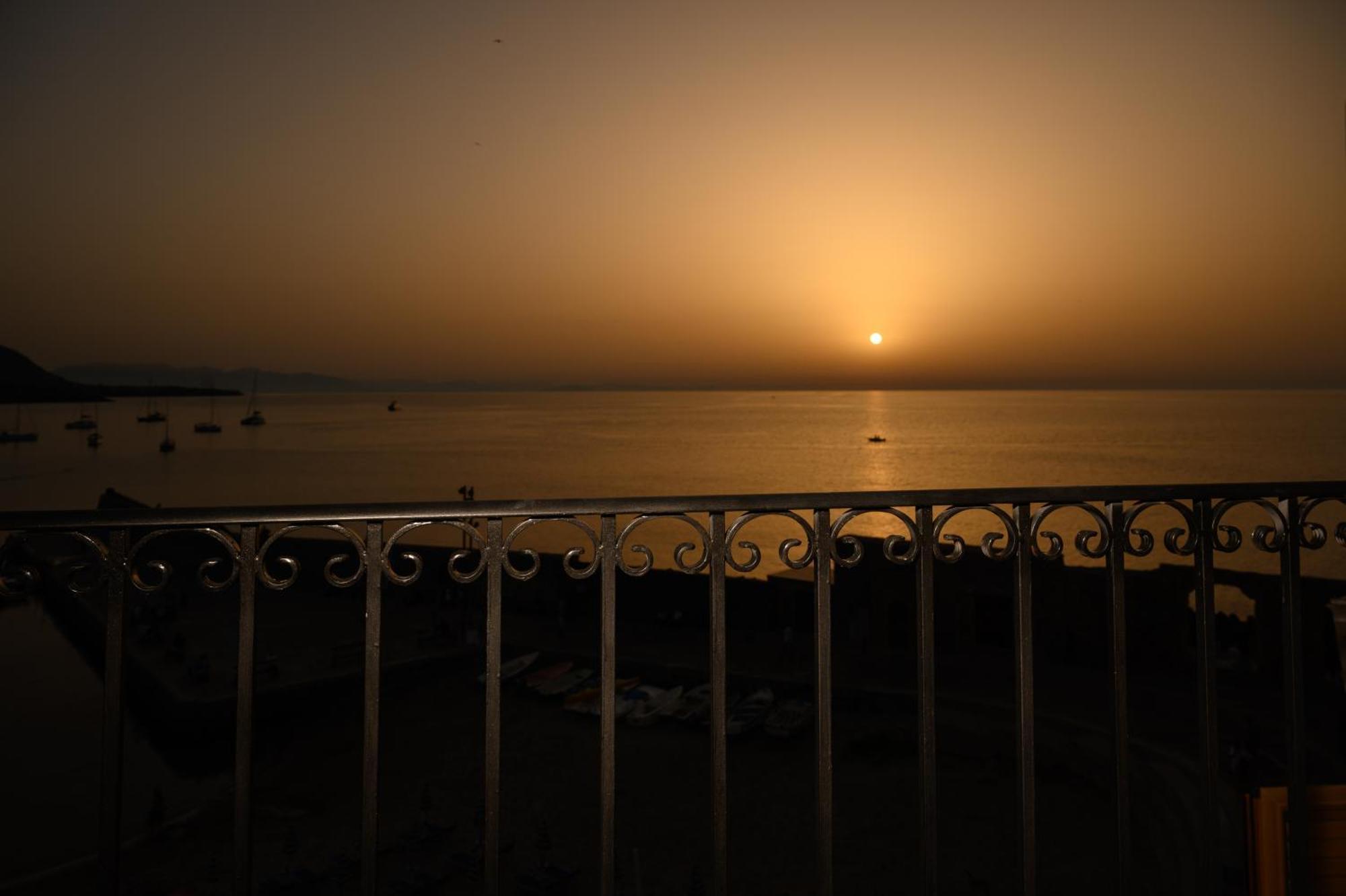 Casa Vacanze Tramonto Alla Marina Cefalù Exterior foto